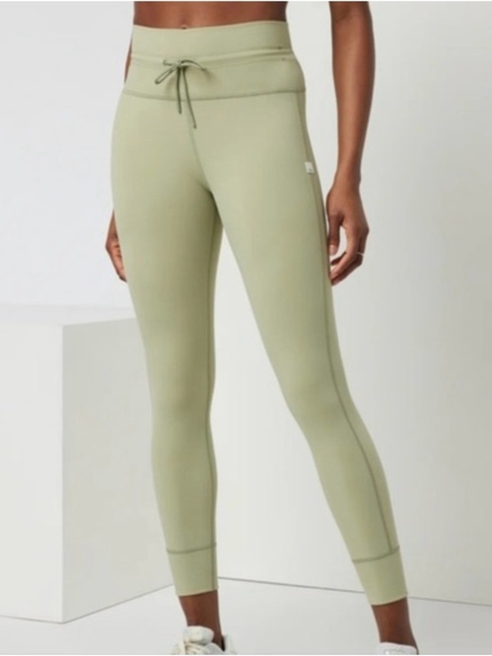 Vuori Daily Legging in Like New Condition – Size Small
